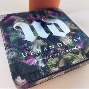 URBAN DECAY | Beauty with an Edge Empty Eyeshadow Palette Nirvana Edition
